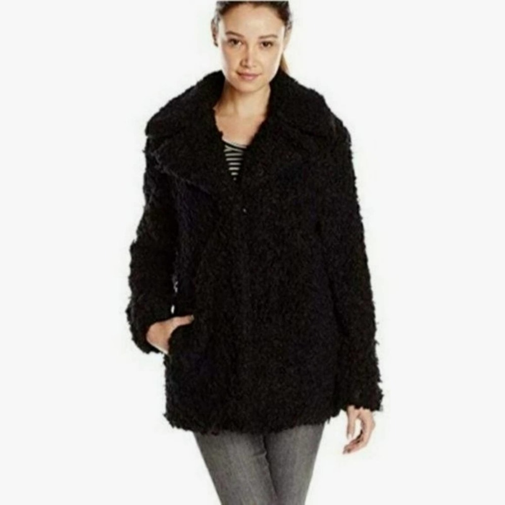 Celebrity Pink Faux Fur Black Snsp Button Coat NWT Medium‎